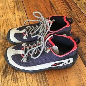 Nike low hiking shoe